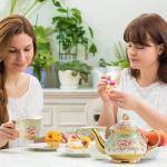 20-Piece Flower Porcelain Tea Set with Holder