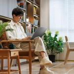 ASUS Vivobook S14 M3407HA 14.0" WUXGA Laptop (AMD Ryzen 9 270 8-Core 5.2GHz Processor, 32GB DDR5 RAM, 1TB M.2 NVMe PCIe SSD, Backlit UK Keyboard, Metal Chassis, Windows 11 Home)