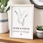 Personalised Holding Hands Gifts for Couples, Valentines Gifts For Him Or Her, Boyfriend and Girlfriend Gifts, Husband and Wife Present, Couple Anniversary Gift, ANY NAMES