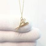 14K Real Solid Gold Scissors and Comb Charm Pendant Necklace Hair Stylist Dresser Salon Gift Fashion Barber Beauty Shop Women Jewelry