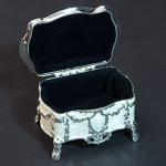 HHMRTYDG Vintage Jewelry Box Vintage Jewelry Trinket Box: Ring Organizer Case Trinket Gift Box Antique Treasure Keepsake Chest Wedding Birthday Gifts for Girls Women Trinket Box