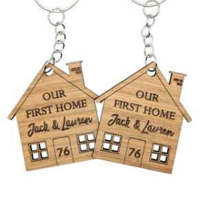 Personalised Wooden Keyring Set – First Home Gift – Custom Names & House Number – New Home Keyrings for Couples – Forever Home Housewarming Present – Set of 2