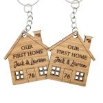 Personalised Wooden Keyring Set – First Home Gift – Custom Names & House Number – New Home Keyrings for Couples – Forever Home Housewarming Present – Set of 2