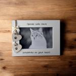 Cat Pet Loss Memory Photo Frame, 6x4 inches, White, Wooden Cream Hanging Hearts with Pawprints