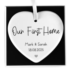 Beecreative Home Gift, Personalized White Ceramic Heart Plaque, New Home Gift for Couples, Housewarming Present