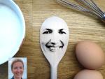Personalised Face Engraved Wooden Spoon -Facial Features - Funny Custom Photo Gift for Friends & Family - Unique Birthday, Housewarming or Best Friend Present - Handmade Kitchen Keepsake