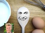 Personalised Face Engraved Wooden Spoon -Facial Features - Funny Custom Photo Gift for Friends & Family - Unique Birthday, Housewarming or Best Friend Present - Handmade Kitchen Keepsake