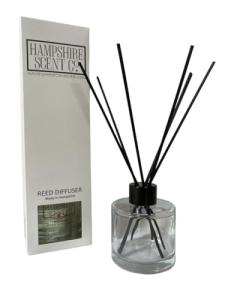 Dark Amber and Ginger Lily Reed Diffuser | Highly Scented | Home Fragrance | Luxury Aroma for Kitchen, Living Room, Bathroom. (Reed Diffuser 100ml)