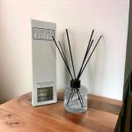 La Vie Est Reed Diffuser 100ml | Luxury Perfume Inspired Home Fragrance | Strong & Long Lasting Reed Diffuser UK | Vegan & Cruelty Free