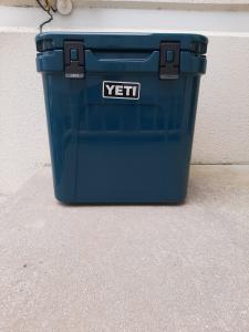 Yeti Roadie 48 Cooler with Wheels