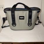 YETI Hopper 20 Soft Cooler - Fog Gray & Tahoe Blue