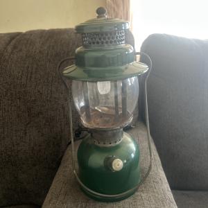Coleman 242C Vintage Single Mantle Lantern