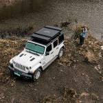 Bush Cruiser V2 Hardshell Roof Tent with Ladder