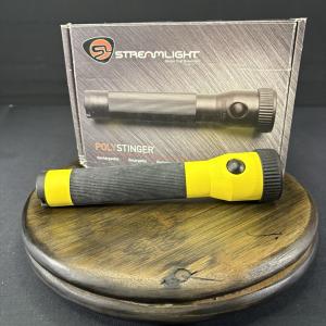 Streamlight Polystinger Flashlight - Bright and Durable
