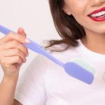 POPETPOP Giant Toothbrush Oversized Novelty Toys: Super Toothbrush Pet Grooming Brush - Wonderful Comedy Item for Costume Take Picture Comedy Party Favors (Purple)