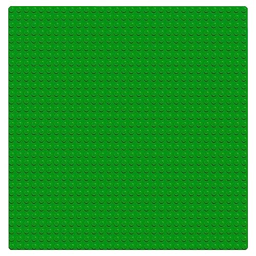 LEGO Classic Green Baseplate 2304 Supplement for Building, Playing, and Displaying LEGO Creations, 10cm x 10cm, Large Building Base Accessory for Kids and Adults (1 Piece)