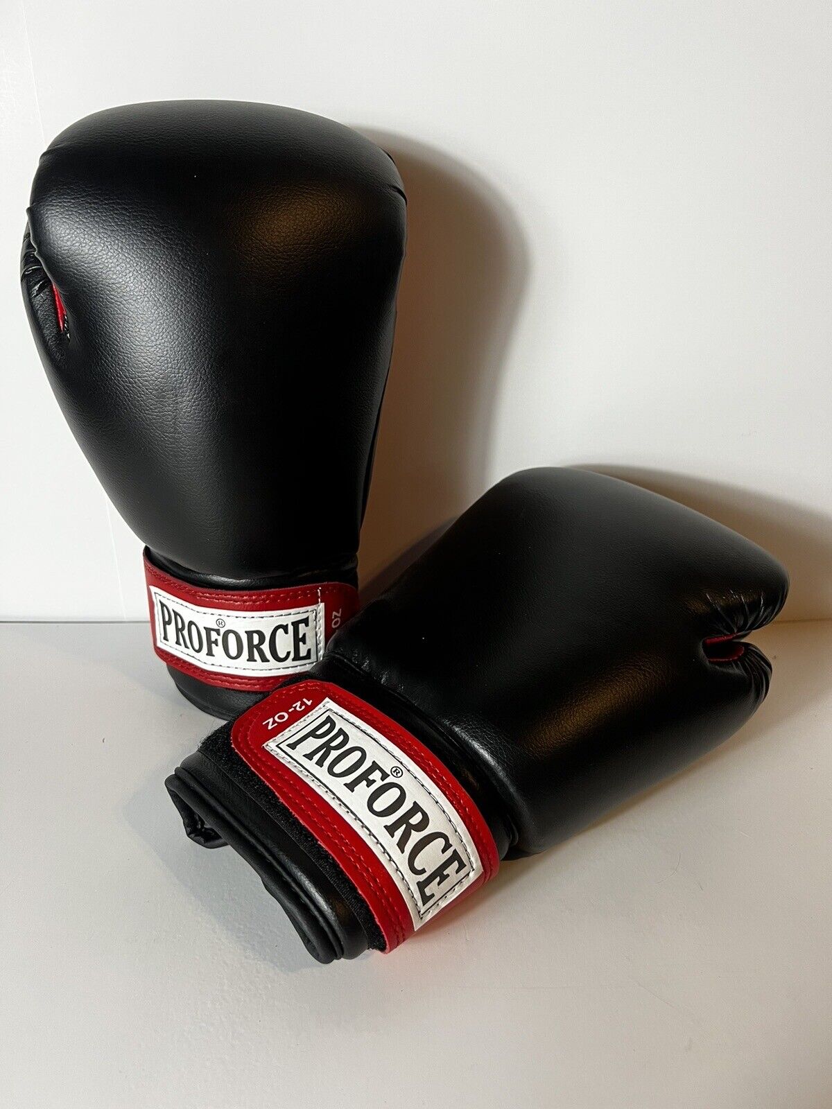 Black Leatherette Unisex Boxing Bag Gloves - Red Palm
