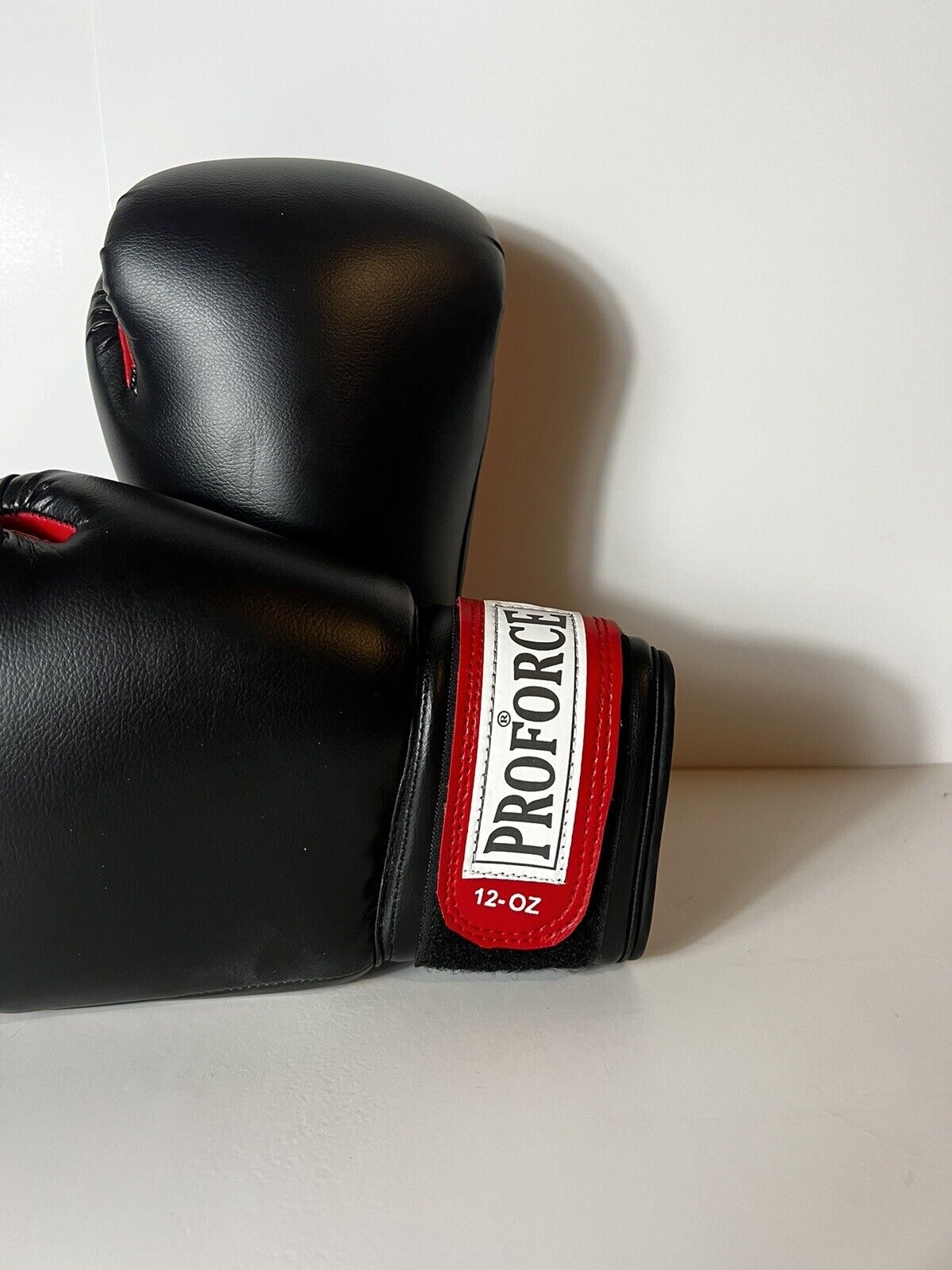 Black Leatherette Unisex Boxing Bag Gloves - Red Palm