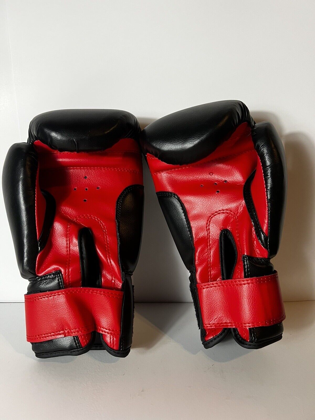 Black Leatherette Unisex Boxing Bag Gloves - Red Palm