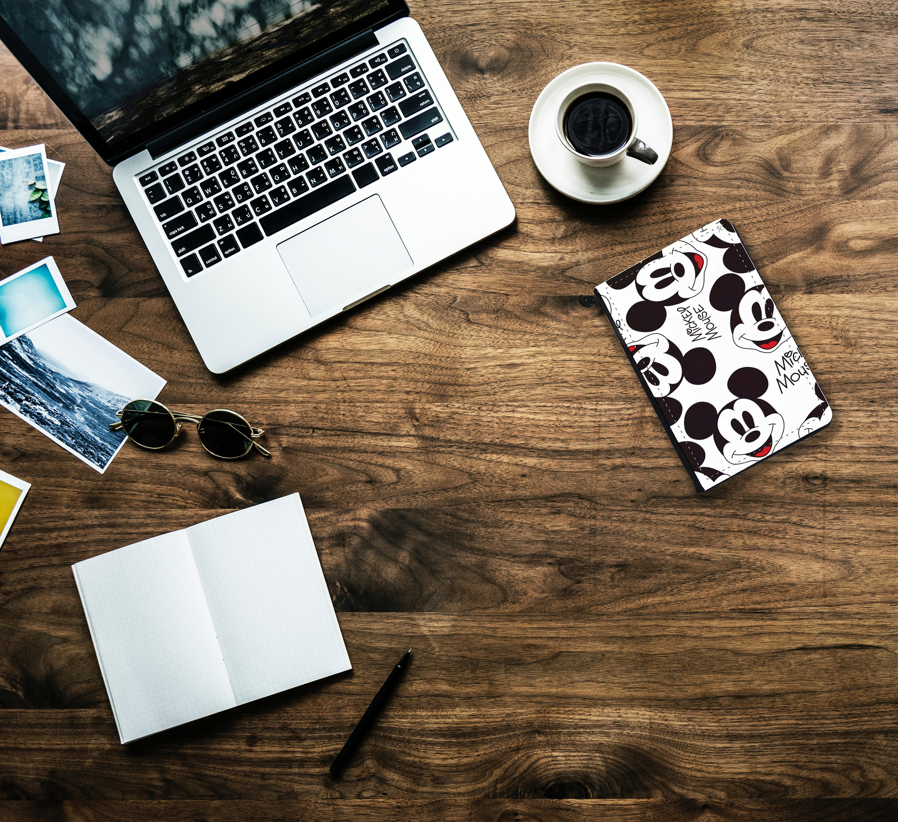 Customized Mickey Mouse Passport Cover and Luggage Tag Set