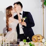 Vintage 4-Piece Whiskey Barrel Dispenser Set