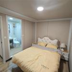 2-Story Portable Tiny House with Kitchen and Bathroom