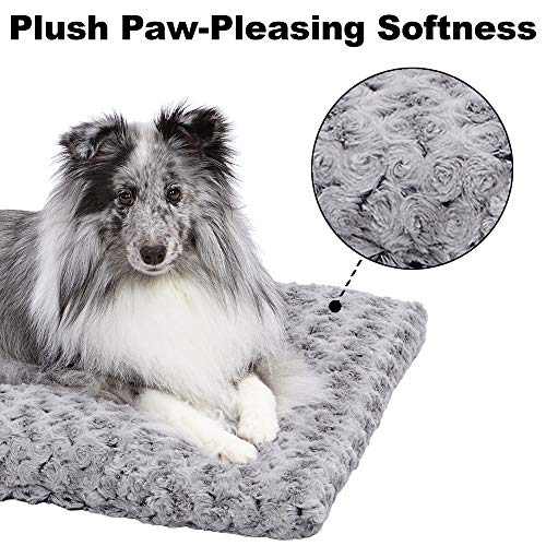 MidWest Homes for Pets Deluxe Dog Beds | Super Plush Dog & Cat Beds Ideal for Dog Crates | Machine Wash & Dryer Friendly, 1-Year Warranty,Gray