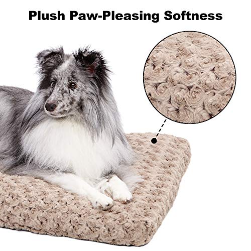 MidWest Homes for Pets Deluxe Dog Beds | Super Plush Dog & Cat Beds Ideal for Dog Crates | Machine Wash & Dryer Friendly, 1-Year Warranty