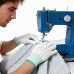 Lightweight Free-Motion Quilting Gloves for Sewing