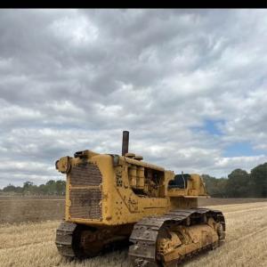 Caterpillar D9 Heavy-Duty Bulldozer