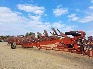 GREGOIRE BESSON SPEL B9 12-Furrow Plough