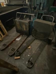 Heavy-Duty Tilt Pallet Jack for Effortless Lifting