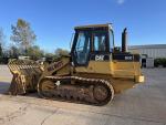 Cat 953C Tracked Loader for Heavy-Duty Tasks