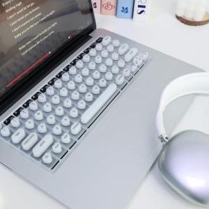 Keyboard Cover for Long Nails - MacBook Pro