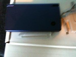 Nintendo DSi Handheld Console (Metallic Blue)