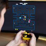 Fizz Creations PAC-MAN Plug & Play Arcade Game Console with Wireless Controller & TV Stick | Classic Retro PAC-MAN Game for TV, Family Gaming, Nostalgia Gift.