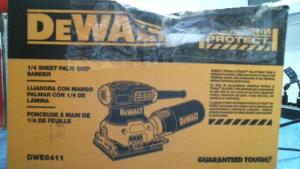 DEWALT Electric Sander, 1/4-Inch Sheet - Woodworking