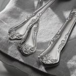 Oneida Azalea 20-Piece Stainless Steel Flatware Set