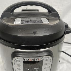 Elegant 7-in-1 Electric Pressure Cooker with Recipes