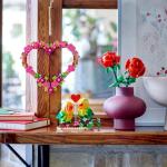 LEGO Heart Ornament Building Toy Set - Fun Arts and Crafts Idea for Girls and Boys, Ages 9+ - Gift for Kids - Display on The Wall as Home Decoration - 40638