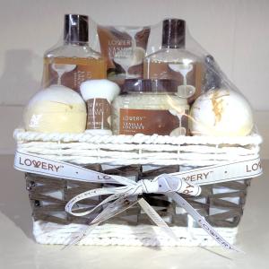 Christmas Coconut Gift Basket for Women - 9 Pieces