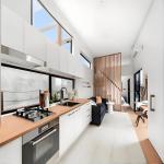 Portable Prefab Tiny Home 20ft Expandable Container House | Luxury Modular Steel Villa | Modern Foldable Tiny House with Bedroom, Kitchen & Bathroom | Prefabricated Portable Cabin for Living or Office