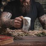 Norse Tradesman 12 oz Horn Mug with Base