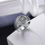 Wolf Signet Ring in 925 Sterling Silver
