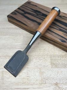 Hidechika 42mm Japanese Bench Chisel (Oiire Nomi)