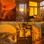 CORATED Sunset Lamp, Projector Sunset Light 180 Degree Rotation Projection LED Night Light for Photography, Selfie, Home and Bedroom Decor (Sunset Red)