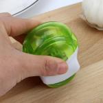 Manual Garlic Chopper Roller – Mincer and Slicer Tool, Compact Hand Roller for Garlic, Herbs, Nuts, and Ginger, Kitchen Mincer Tool