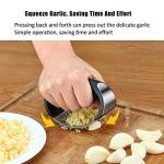 NILICAN Garlic press kitchen tool garlic peeler stainless steel professional ginger crusher ergonomic labor-saving crusher (S)