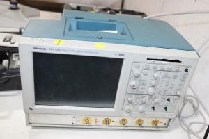 Tektronix TDS5104 Digital Oscilloscope 4 Channels