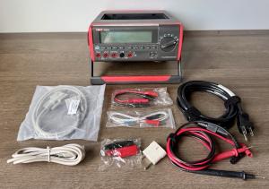 UNI-T Digital Multimeter for AC and DC Voltage